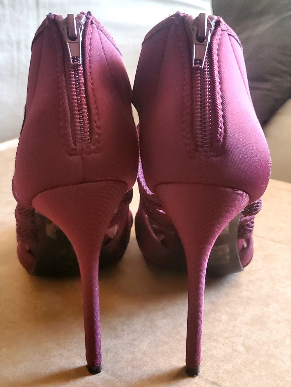 Guess Women's Strappy Maroon High Heel Sandals Size 8.5 - Picture 7 of 8